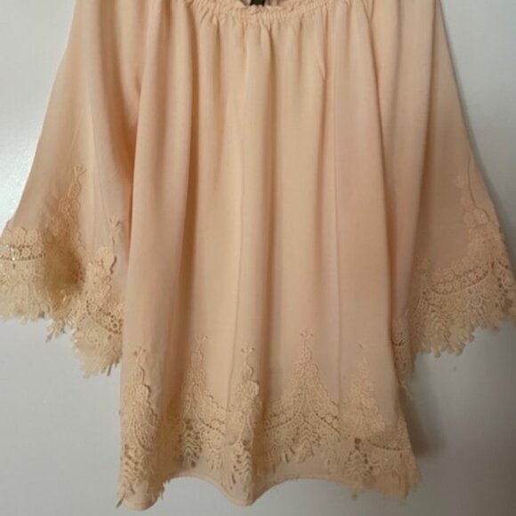Melissa Paige Petite Peach Off-the-Shoulder Blouse with Lace Trim – Size PM - Picture 4 of 5